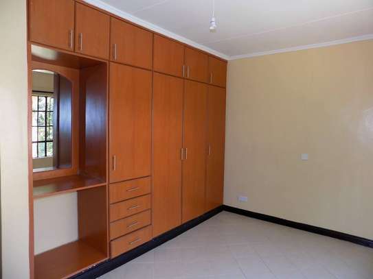 Executive 2  bedroom house  for rent in DONHOLM image 3