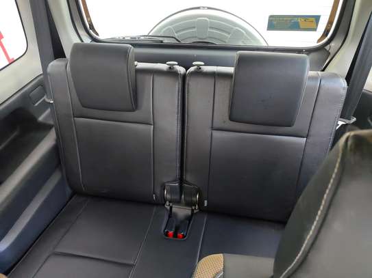 Suzuki jimny Manual 4x4 1300cc 2017 image 8