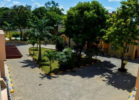 5 Bed Townhouse with Swimming Pool in Nyali Area image 14