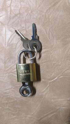 Tri-cyclic small padlock image 3