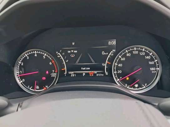 Toyota Land cruiser ZX V8 LC300 2023 image 4