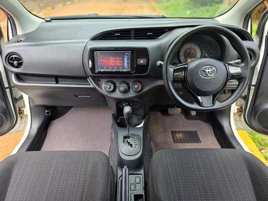 Toyota vitz image 5