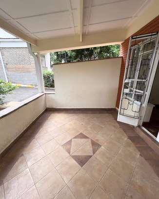 4 Bed House with En Suite in Kilimani image 1