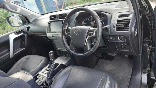 Toyota land cruiser  (TXl petrol) for sale in kenya image 15