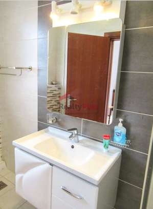 4 Bed Apartment with En Suite in General Mathenge image 26