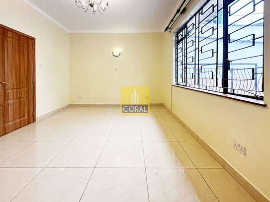 4 Bed Townhouse in General Mathenge image 9