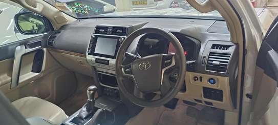 Toyota land Cruiser Prado TX Diesel engine 7seater 2018 image 7