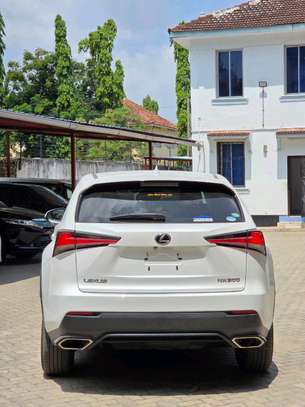 LEXUS NX300 2018MODEL image 2