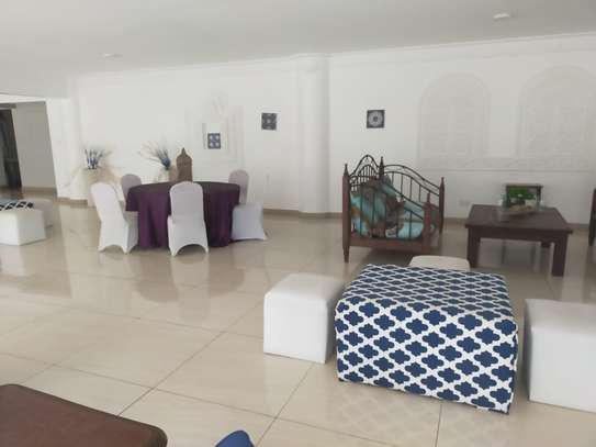 3 Bed Apartment with En Suite in Riverside image 12