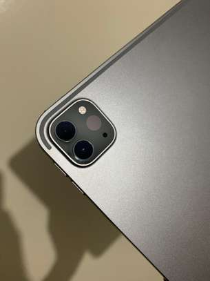 12.9” iPad Pro 6th Gen(Wi-Fi) 512GB image 3