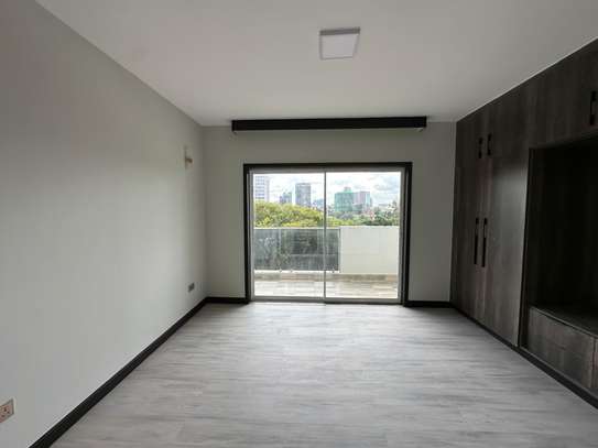 2 Bed Apartment with En Suite at Riverside image 5