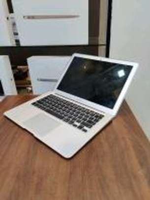 MacBook air i5 Laptop image 3