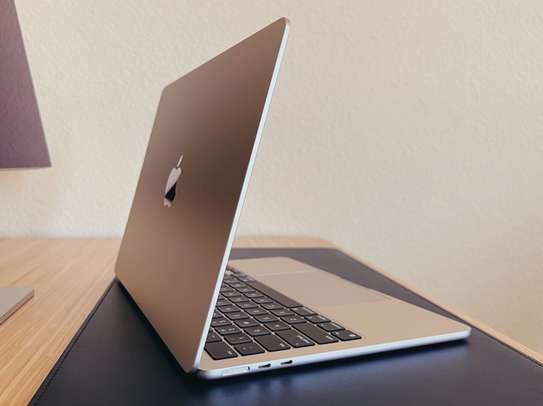 2022 Apple MacBook Air with M2 8GB Apple M2 SSD 256GB image 1