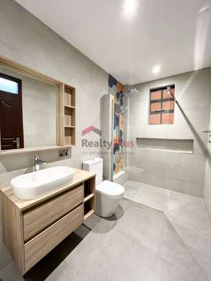 3 Bed Apartment with En Suite in Upper Hill image 16