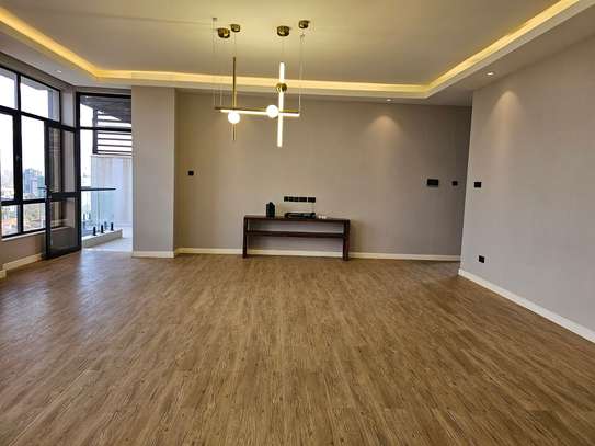 3 Bed Apartment with En Suite at Brookside image 14
