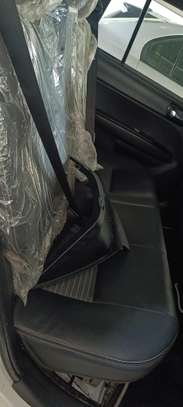 Toyota corolla Fielder hybrid WxB 2018 image 3