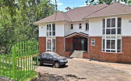 5 Bed House with Garden at Rosslyn image 6