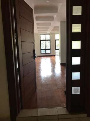 4 Bed Apartment with En Suite in Westlands Area image 6
