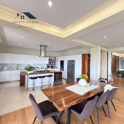 3 Bed Apartment with En Suite at 2Nd Parklands image 2
