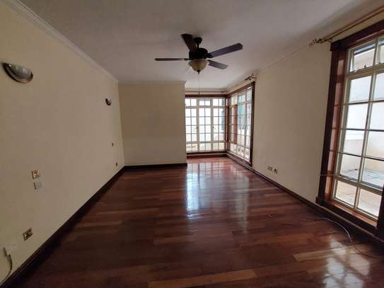 4 Bed Townhouse with En Suite at Kyuna Crescent image 15