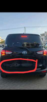 Toyota sienta new black image 2