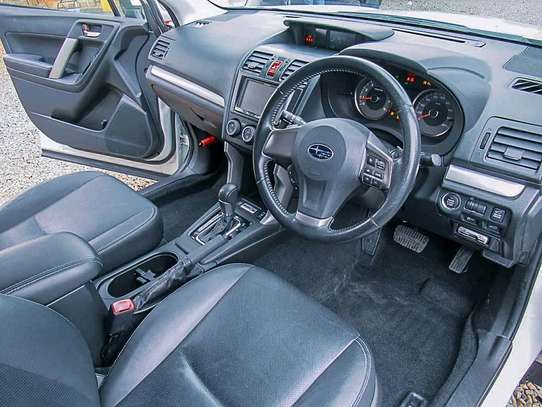 Subaru forester 2016 Grey image 3