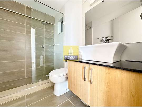 2 Bed Apartment in Kilimani image 8