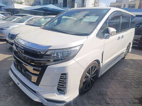 Toyota Noah hybrid WXB 2019 SI image 3