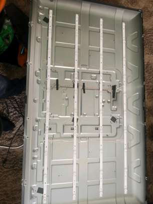 TV REPAIR TECHNICIAN image 3