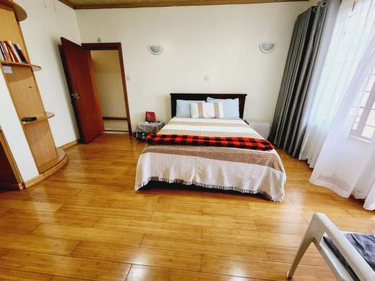 4 Bed Villa with En Suite in Rosslyn image 8