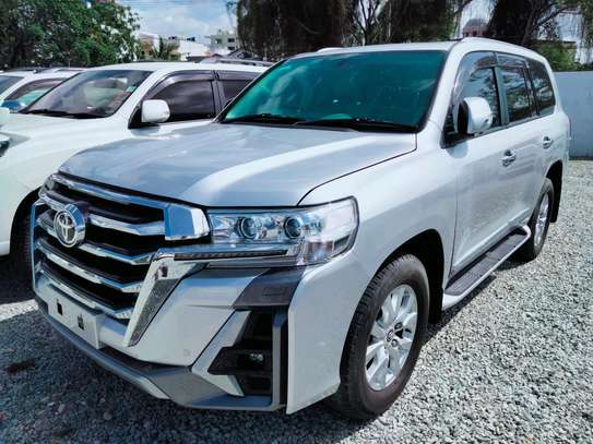 TOYOTA LAND CRUISER V8(HIRE PURCHASE TERMS ACCEPTED) image 9