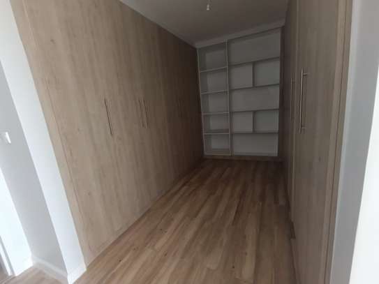 4 Bed Apartment with En Suite in Kileleshwa image 6