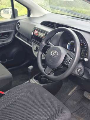 TOYOTA VITZ 2019 image 7
