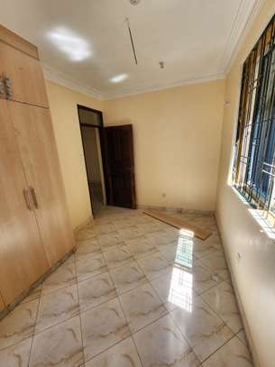 2 Bed Apartment with En Suite at Guaraya Mombasa image 5