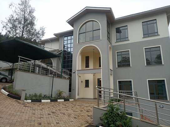 6 bedroom townhouse for rent in Kyuna image 1