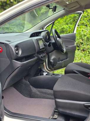 Toyota vitz image 7