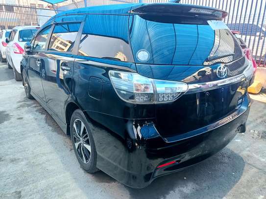 Toyota wish 2015 with sunroof image 7