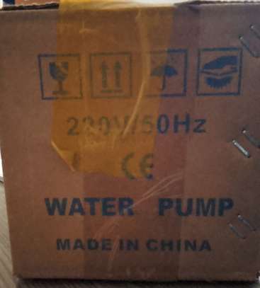 Water pump 220 volts image 1