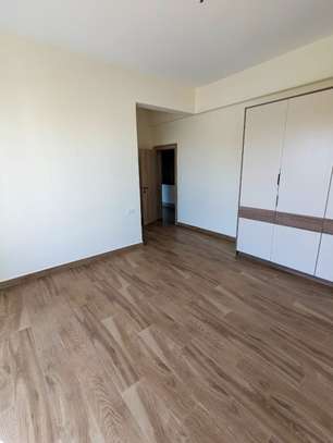 4 Bed Apartment with En Suite in Parklands image 8