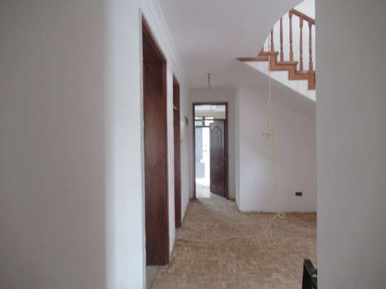 5 Bedrooms Townhouse For Sale in Garden Estate image 11