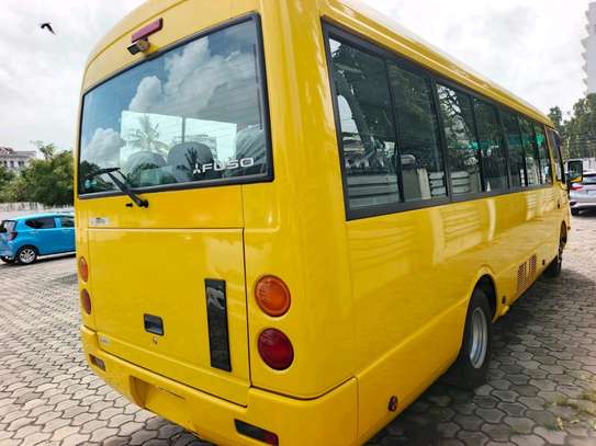 Mitsubishi ROSA 2019 image 9