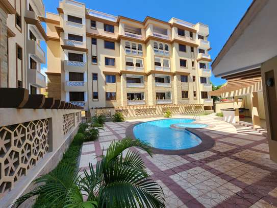 3 Bed Apartment with En Suite at Opposite Voyager Hotel image 2