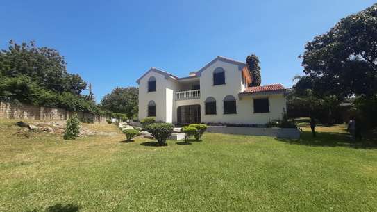 4 Bed Villa with Garden in Nyali Area image 1