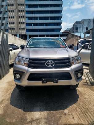 Toyota Hilux image 1