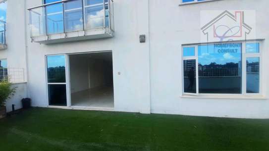Exquisite 2bedroomed apartment, 2 ensuite, swimming pool image 7