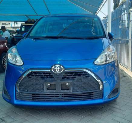 Toyota Sienta Blue Hybrid 2019 2wd image 4