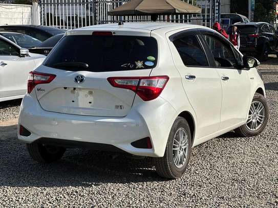 Toyota vitz hybrid white color 2019 model fully loaded image 3