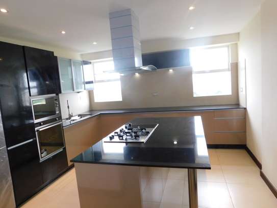 3 Bed Apartment with En Suite at City Mall image 18