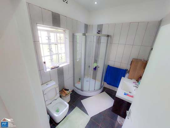 4 Bed House with En Suite at Nairobi image 16
