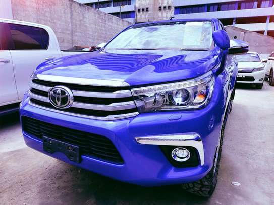 Toyota Hilux double cabin blue Sport 2018 image 2